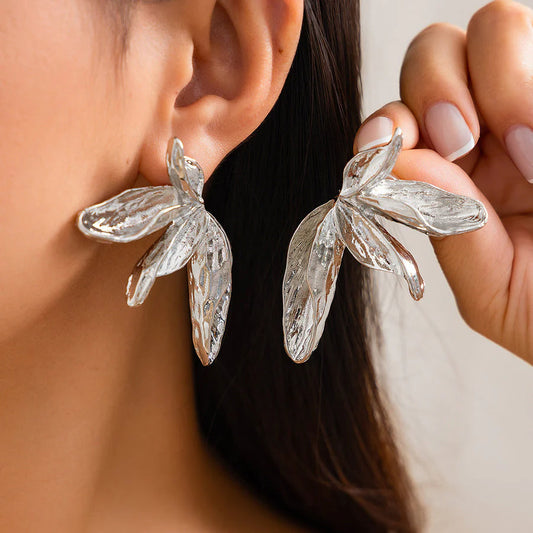 HERMOSA ACCESSORIESS
Silver Half Flower Artificial Jewellery