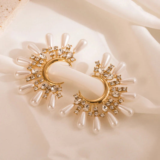 HERMOSA ACCESSORIESS
Crescent Pearl Earrings Artificial Jewellery