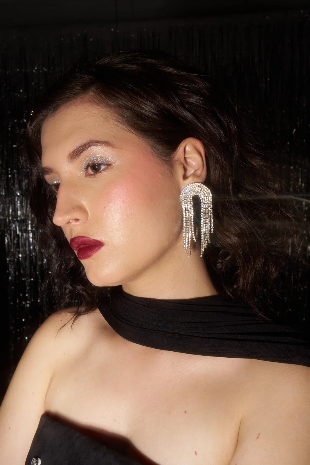 HERMOSA ACCESSORIESS
Diamond U Dangler Artificial Jewellery