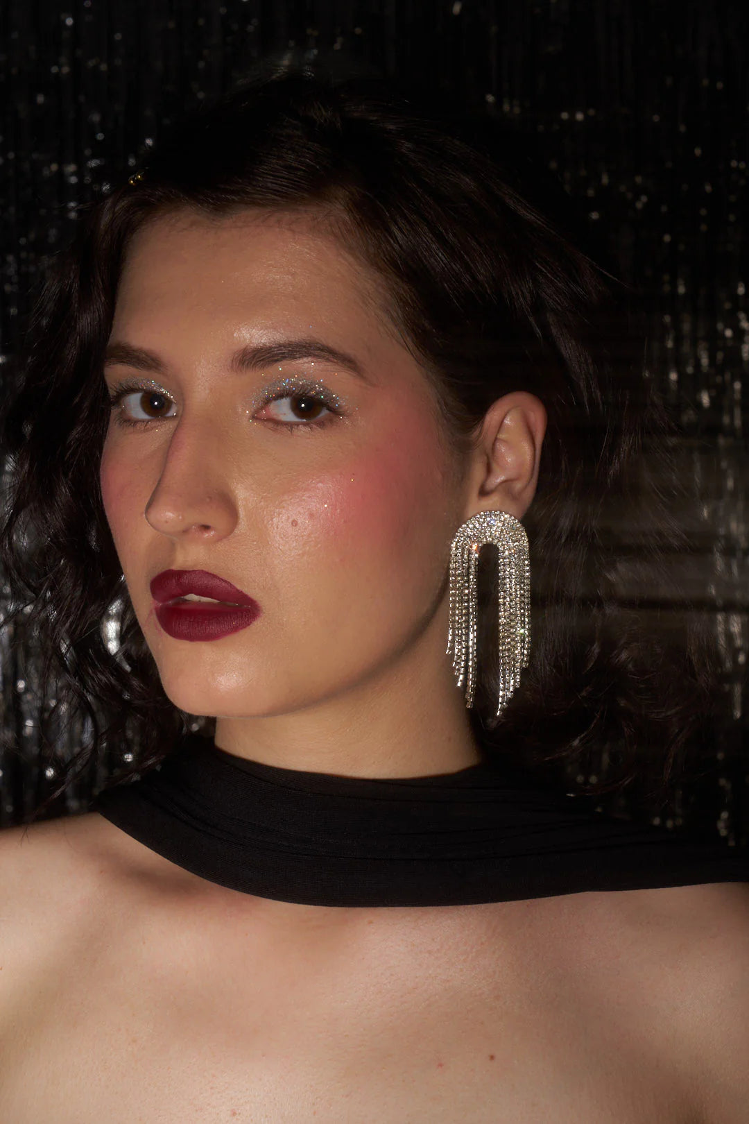 HERMOSA ACCESSORIESS
Diamond U Dangler Artificial Jewellery