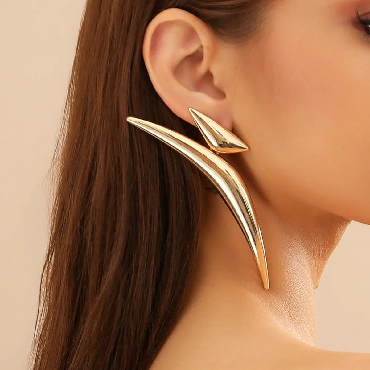 HERMOSA ACCESSORIESS
Ear Climbers Artificial Jewellery