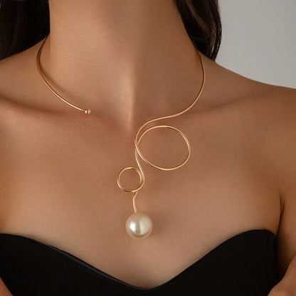 HERMOSA ACCESSORIESS
Abstract Pearl Down Choker