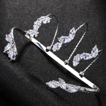 HERMOSA ACCESSORIESS
Diamond Handcuff Artificial Jewellery
