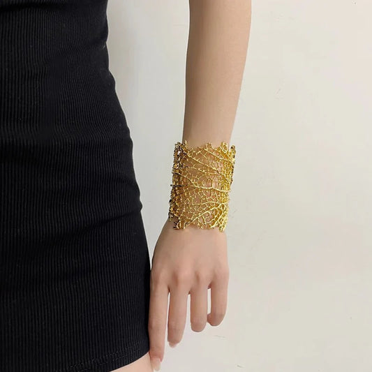 HERMOSA ACCESSORIESS
Nest Handcuff Artificial Jewellery