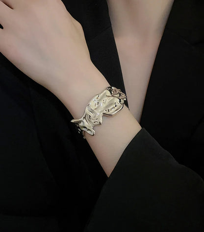 HERMOSA ACCESSORIESS
Dented Silver Bracelet Kada
Artificial Jewellery